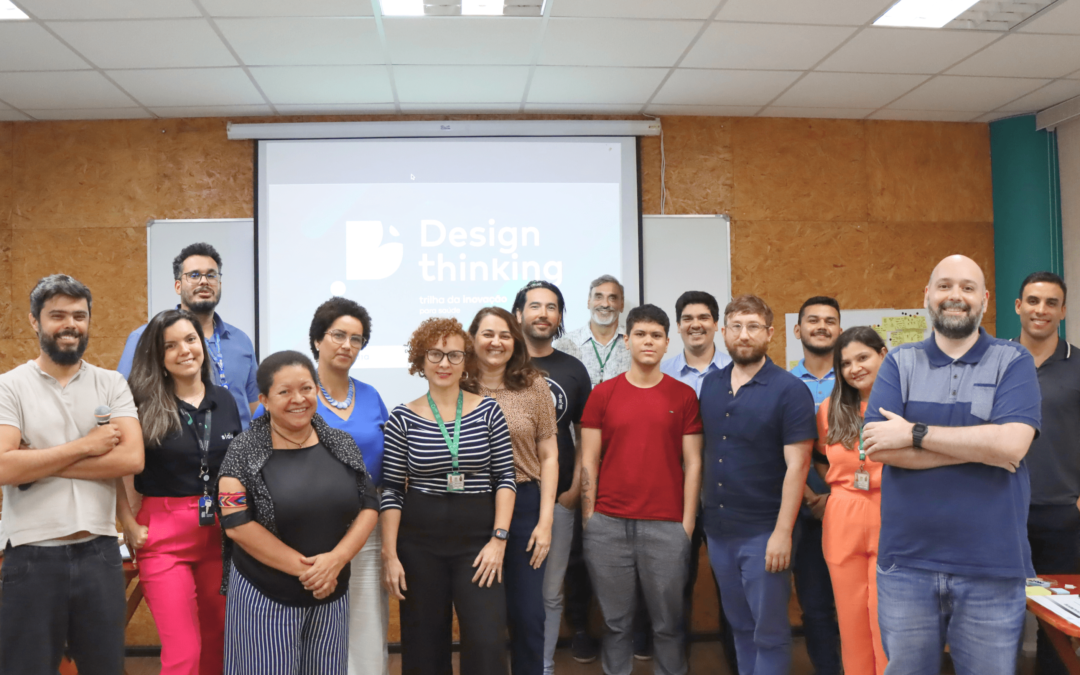 Manaus Tech Hub promove dinâmica de design thinking com docentes da UEA